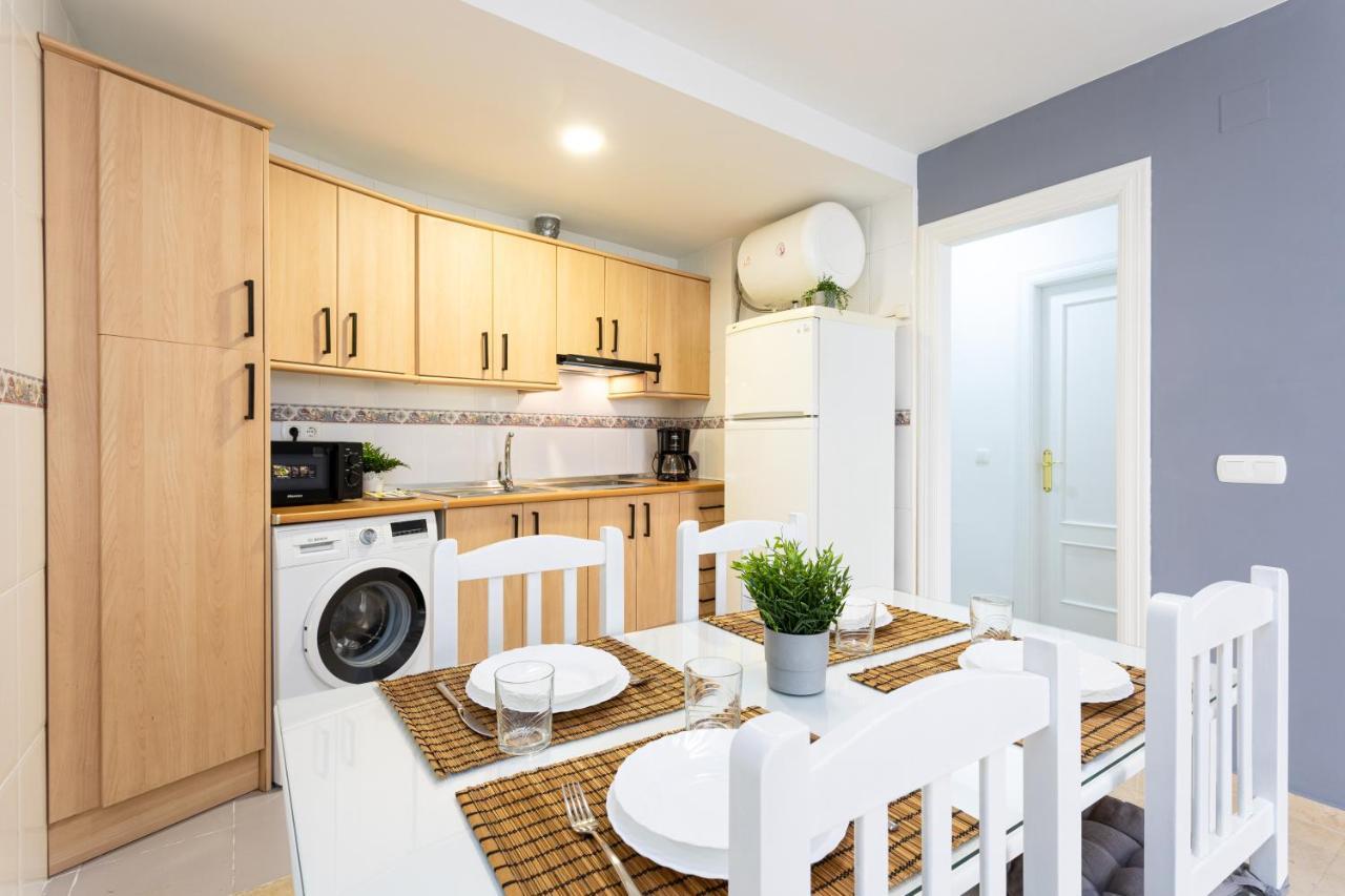 Holidays2Malaga Capuchinos French Balconies, Private Parking, Wifi & Air Con Extérieur photo